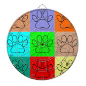 Niedliche Welpenpfähle auf Plätzen Dartscheibe (vorne)