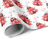 Niedliche Whimsical Ladybugs Geschenkpapier (Rolleneckpunkt)