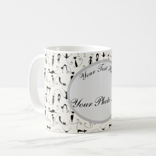Niedliche Whimsical Playful Slinky Black Cats Kaffeetasse (Vorderseite Links)