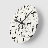 Niedliche Whimsical Playful Slinky Black Cats Runde Wanduhr (Winkel)