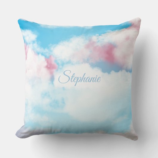 Niedliche Whimsical Sky Pink und Blue Clouds Kissen (Vorderseite)