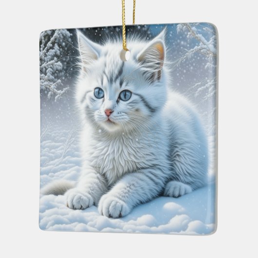 Niedliche White Cat Playing im Schnee Weihnachten Keramikornament (Links)