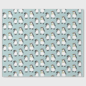 Niedliche Winterpinguine auf Pulverblau-Muster Geschenkpapier (Flach)