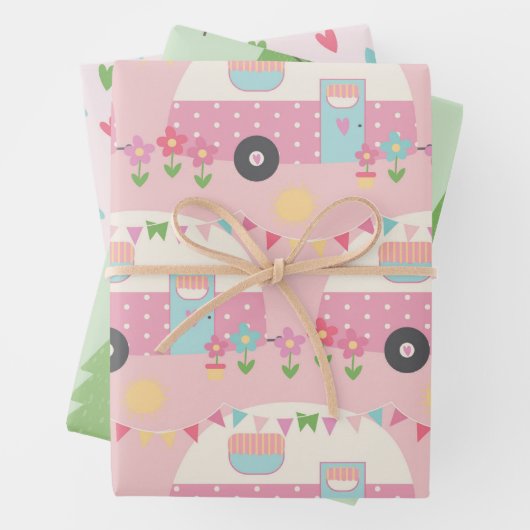Niedliche Wohnwagen Bäume und gemustertes Herz Geschenkpapier Set (Beispiel)