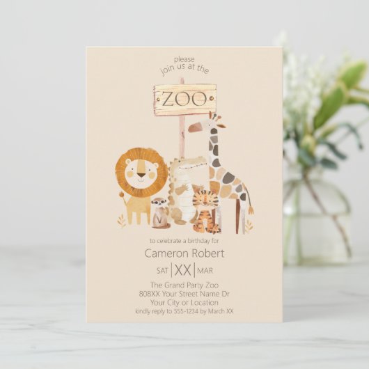 Niedliche Zootiere auf Beige Einladung (Stehend Vorderseite)