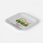 Niedliche Züge aller Altersgruppen mit Geschenken Pappteller (Gewinkelt)