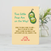 Niedlichen zwei Erbsen in einer Pod-Dusche laden Save The Date (Stehend Vorderseite)