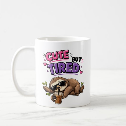 Niedlicher aber müder Faultier mit Eiskaffee Kaffeetasse (Links)