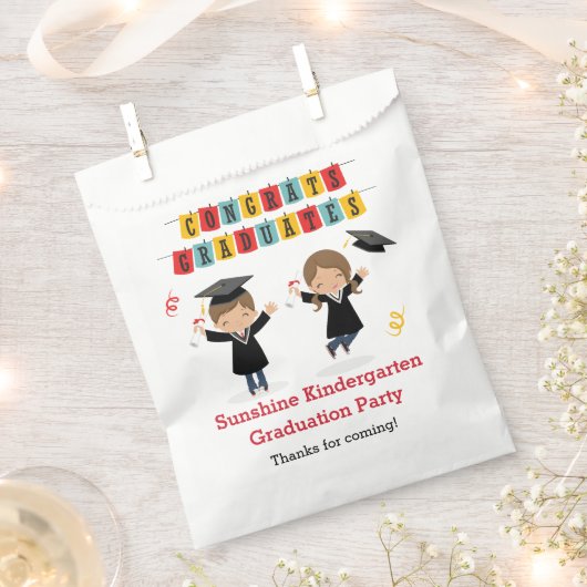 Niedlicher Abschluss Gefälligkeitstaschen mit Jung Geschenktütchen (Ausgeschnitten)