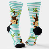 Niedlicher Affe, der auf einer Weinleine hängt Socken (Gewinkelt)