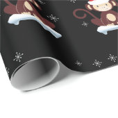 Niedlicher Affe im Schnee, fröhliche Weihnachten Geschenkpapier (Rolleneckpunkt)