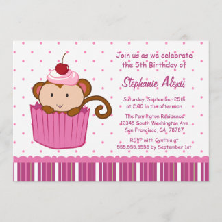 Niedlicher Affe in einer Kuchengeburtstags-Party Einladung