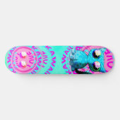 Niedlicher Animeentwurf mit Katze und Text Skateboard (Horizontal)