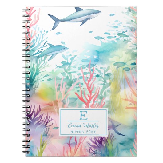 Niedlicher Aquarellhai Farbiger Ozean Mit Monogram Notizblock (Vorderseite)