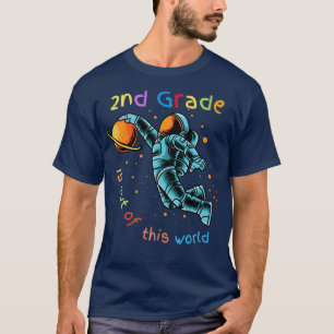 niedlicher Astronaut der zweiten Klasse zurück zur T-Shirt
