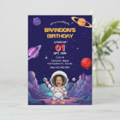Niedlicher Astronaut Space Foto Geburtstag Einladung (Stehend Vorderseite)