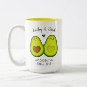 Niedlicher Avocado Cuddle maßgeschneidertes Gesche Zweifarbige Tasse (Links)