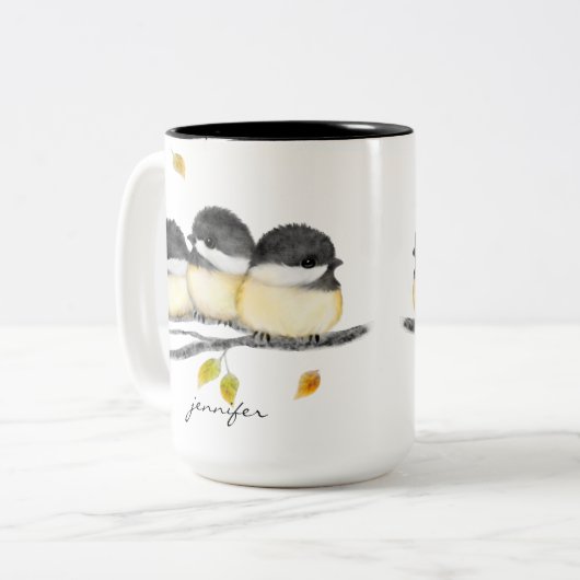 Niedlicher Baby Bird 3 Chickadee auf Baumzweig Zweifarbige Tasse (Vorderseite Links)