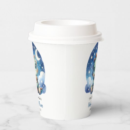 Niedlicher Baby-Dinosaurier-umarmter Bär in Sterne Pappbecher (Rechts)