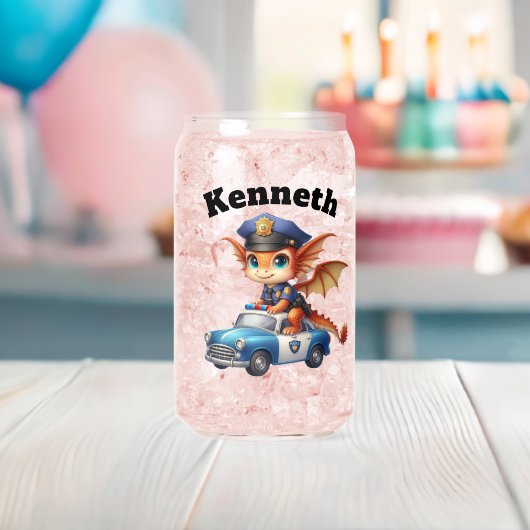 Niedlicher Baby-Drachenbeamter in einem blauen Pol Dosenglas (Insitu (Baby Party))