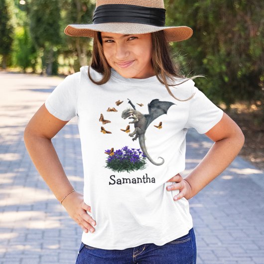 Niedlicher Baby Dragon mit Schmetterlingsfeder T-Shirt