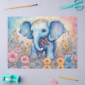 Niedlicher Baby Elefant in einem Pastel Daisy Gard Seidenpapier (Basteln)