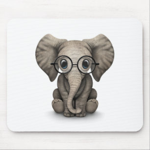 Niedlicher Baby-Elefant mit den Lesegläsern weiß Mousepad