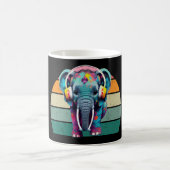 Niedlicher Baby Elephant mit Kopfhörern Kaffeetasse (Mittel)
