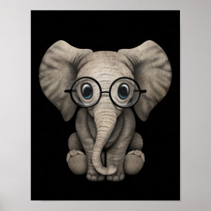 Niedlicher Baby Elephant mit Reading Glasses Black Poster