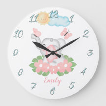 Niedlicher Baby Elephant mit rosa Blume Wall Clock