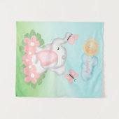 Niedlicher Baby Elephant mit rosa Blume Wandteppich (Vorderseite (Horizontal))