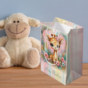 Niedlicher Baby-Giraffe Personalisierter Name Mittlere Geschenktüte