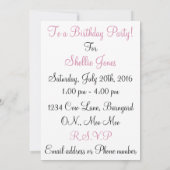 Niedlicher Baby-Kuh-Cartoon mit seiner Einladung (Rückseite)