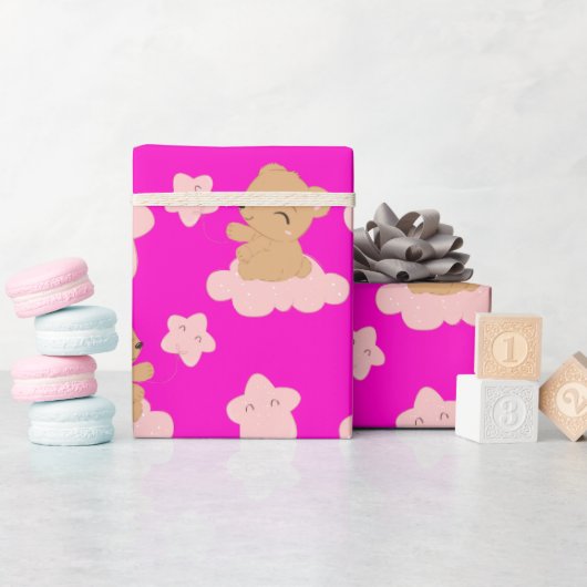Niedlicher Babybär, der auf einer Wolke schwimmt Geschenkpapier (Babyparty)