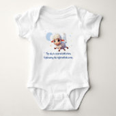 Niedlicher Babybodyanzug mit Schafen. Baby Strampler (Vorderseite)