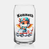 Niedlicher Babydrache im Krankenwagen Dosenglas (Vorderseite)