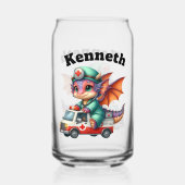 Niedlicher Babydrache in einer Arztpraxis! Dosenglas (Vorderseite)