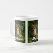 Niedlicher Babyfuchs in einem grünen Wald Kaffeetasse (Vorderseite Links)
