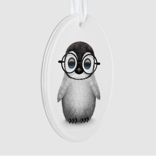 Niedlicher Babypenguin-tragende Augen-Gläser auf Ornament (Vorderseite)