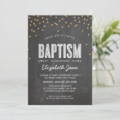 NIEDLICHER BAPTISM Glitzer Konfetti auf Kalkboard Einladung (Stehend Vorderseite)
