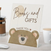 Niedlicher Bär, den wir frühzeitig abwarten können Sockelschild (In Situ)