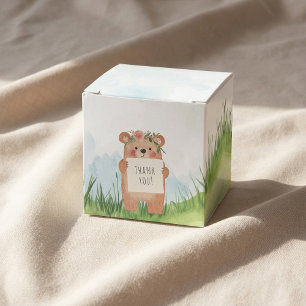 Niedlicher Bär mit Blumenkrone Danke, Unterschrift Geschenkschachtel