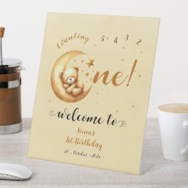 Niedlicher Bärenschlaf auf dem Mond 1. Geburtstag  Sockelschild