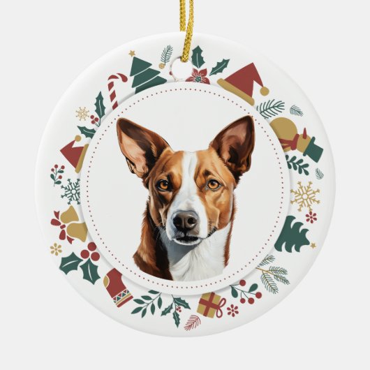 Niedlicher Basenji Weihnachtskranz Keramik Ornament (Vorne)