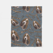 Niedlicher Basset Hoppy-Welpe Fleecedecke (Vorderseite)
