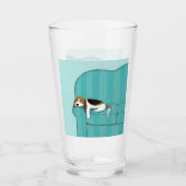 Niedlicher Beagle auf Schlafensofa-Hund der Glas (Vorderseite)