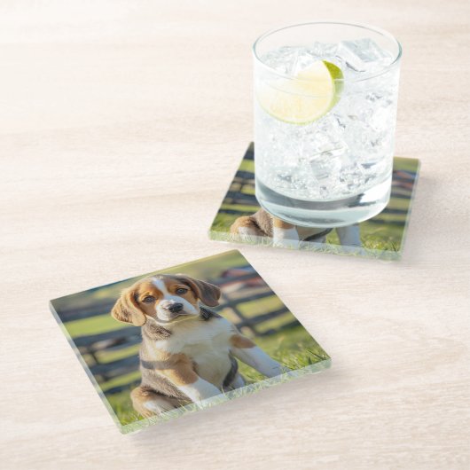 Niedlicher Beagle Glass Untersetzer (Schrägansicht)