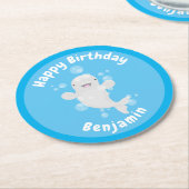 Niedlicher Beluga Wal personalisierter Cartoon Geb Runder Pappuntersetzer (Angewinkelt)