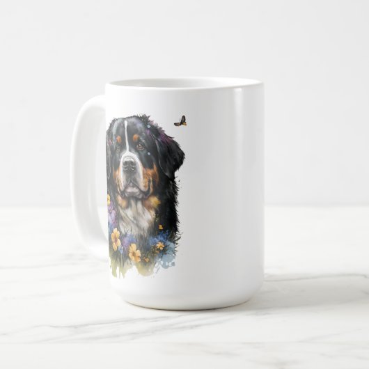 Niedlicher Bernsteingebirgshund mit Blume Kaffeetasse (Vorderseite Links)