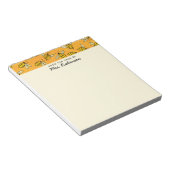 Niedlicher, beschäftigter Bienenlehrer vom Schreib Notizblock (angewinkelt)